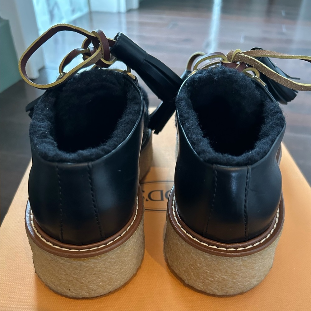 Tod’s Leather and Shearling Platform Loafer - Picture 6 of 11